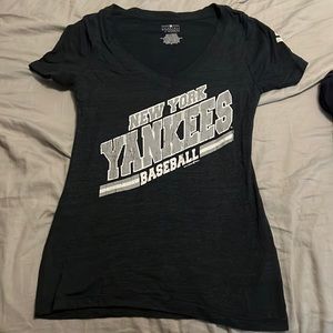 New York Yankees shirt